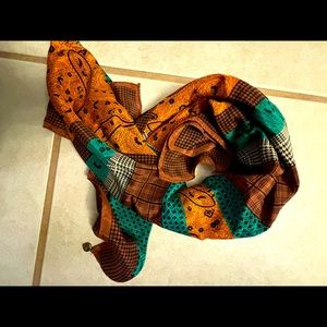 Stunning vintage Honey 100% silk scarf